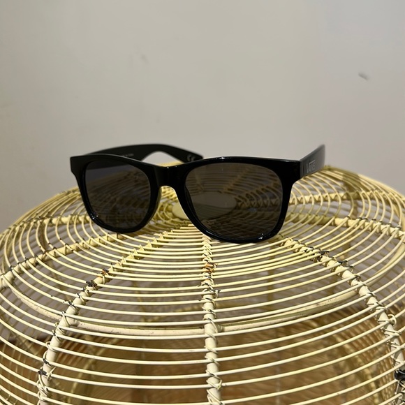 Vans Sunglasses - Picture 1 of 3